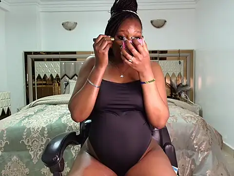 ebony shilly3 online show from 18, 11, 2025