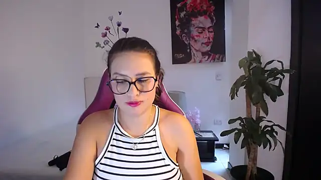 esmeraldaa230 online show from 22, 2, 2026