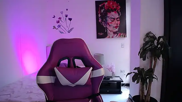 Snapshot of esmeraldaa230 chatting on 5, 3, 2026 esmeraldaa230 online show from 5, 3, 2026