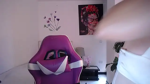 Snapshot of esmeraldaa230 chatting on 30, 3, 2026 esmeraldaa230 online show from 30, 3, 2026