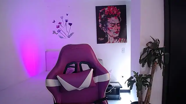 Snapshot of esmeraldaa230 chatting on 31, 3, 2026 esmeraldaa230 online show from 31, 3, 2026