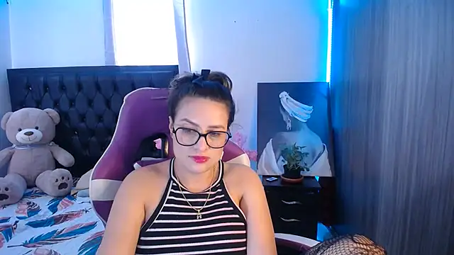 Snapshot of esmeraldaa230 chatting on 31, 5, 2026 esmeraldaa230 online show from 31, 5, 2026