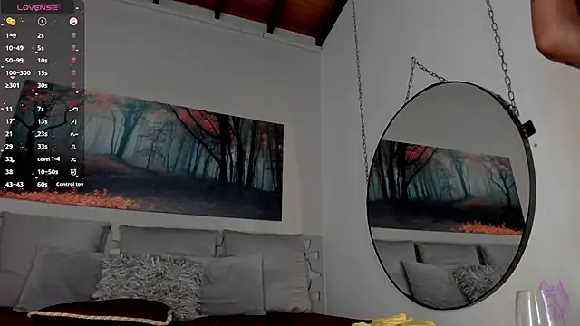 LunaRuso online show from 13, 2, 2025