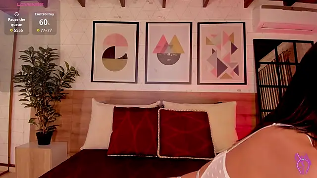 LunaRuso online show from 24, 11, 2025