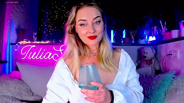  JuliaSpace  online show from 29, 12, 2024