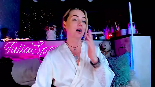  JuliaSpace  online show from 9, 2, 2025