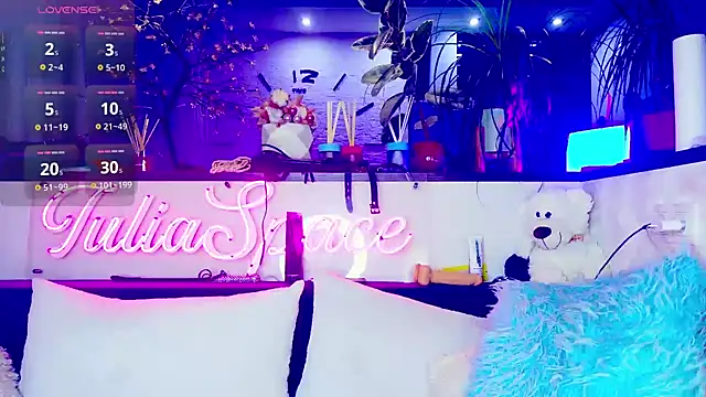  JuliaSpace  online show from 30, 9, 2025