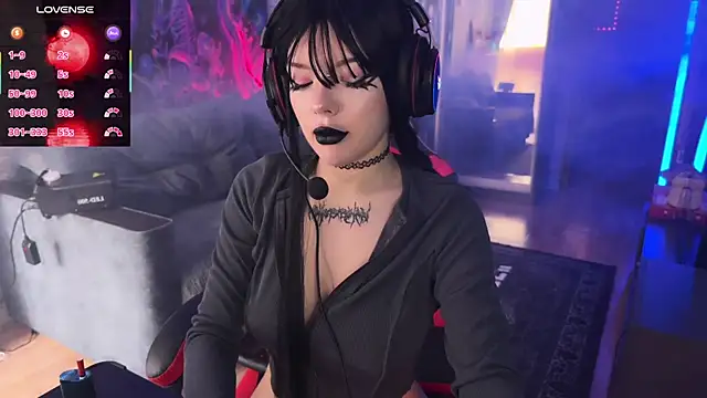 Eva-miller1 online show from 9, 11, 2025