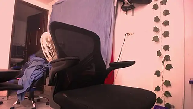 Snapshot of latinhot9631 chatting on 9, 4, 2026 latinhot9631 online show from 9, 4, 2026