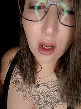 Snapshot of DirtySecretz chatting on 3, 5, 2026 DirtySecretz online show from 3, 5, 2026
