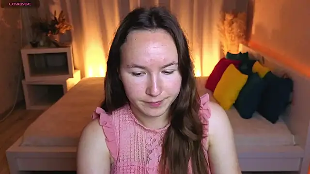 Little doll meow online show from 26, 9, 2025