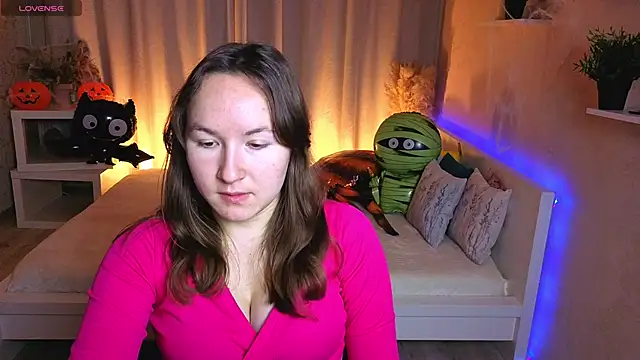 Little doll meow online show from 23, 10, 2025