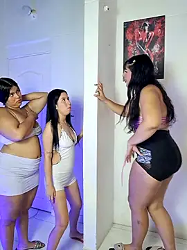 Snapshot of royalgirls_x chatting on 13, 2, 2026 royalgirls x online show from 13, 2, 2026