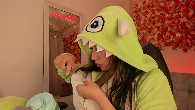 Sweet Candies online show from 1, 3, 2025