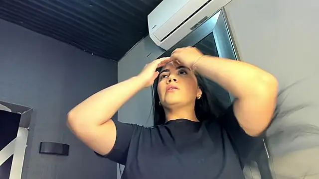 Snapshot of PaulinaDuarte chatting on 25, 5, 2026 PaulinaDuarte online show from 25, 5, 2026