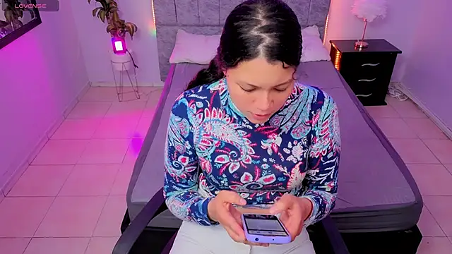 Lana stone  online show from 20, 12, 2025