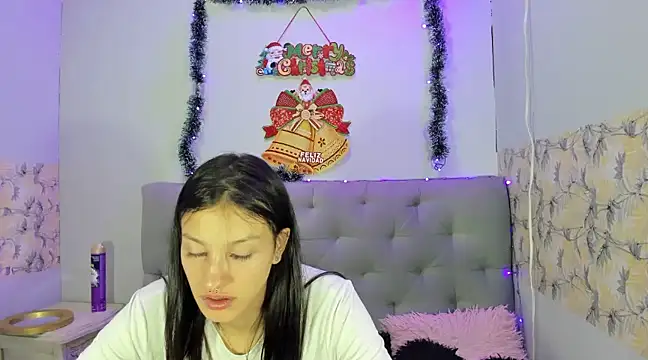 Snapshot of Emma-Wilson chatting on 15, 12, 2024 Emma-Wilson online show from 15, 12, 2024