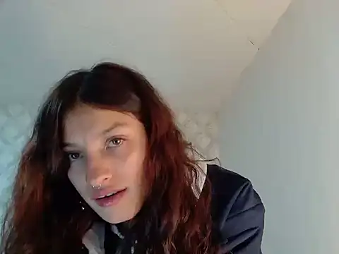 Snapshot of Emma-Wilson chatting on 15, 4, 2026 Emma-Wilson online show from 15, 4, 2026