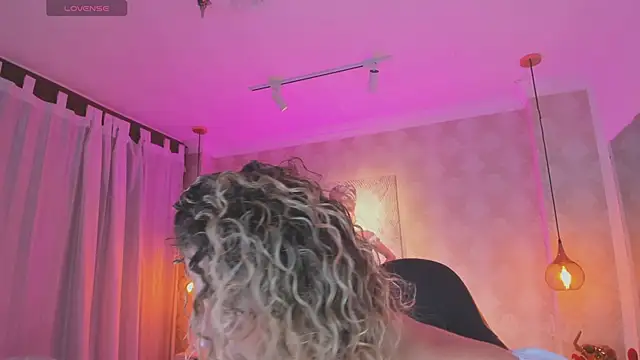 Snapshot of Shantall__ chatting on 6, 5, 2026 Shantall online show from 6, 5, 2026