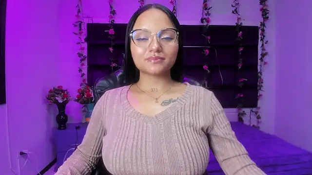 Snapshot of sweelanna__ chatting on 10, 4, 2026 sweelanna online show from 10, 4, 2026