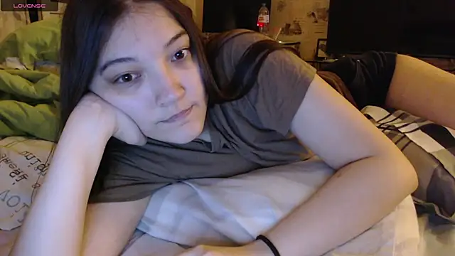 Snapshot of AlisaDevis chatting on 12, 10, 2025 AlisaDevis online show from 12, 10, 2025