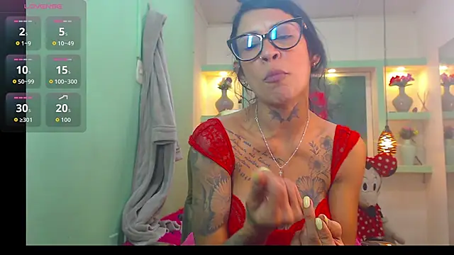 lorenapinto online show from 10, 6, 2026