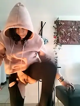 freyamoret online show from 1, 3, 2025