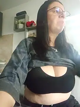 KristenVega online show from 5, 11, 2025