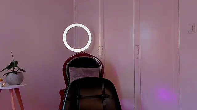 cuddlingbunny online show from 12, 12, 2024