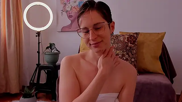 cuddlingbunny online show from 23, 2, 2025