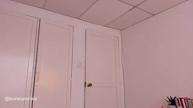 cuddlingbunny online show from 21, 3, 2025