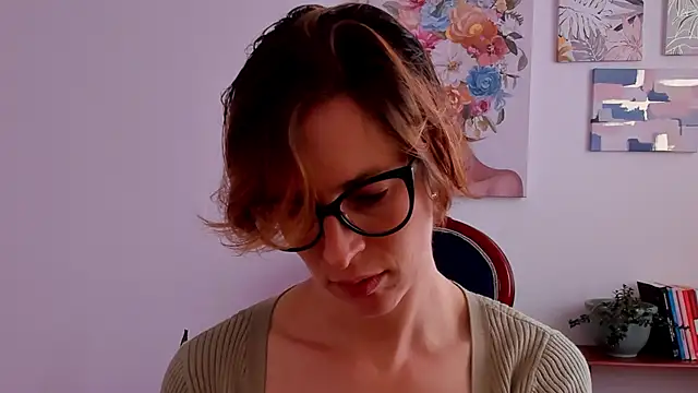 cuddlingbunny online show from 5, 12, 2025