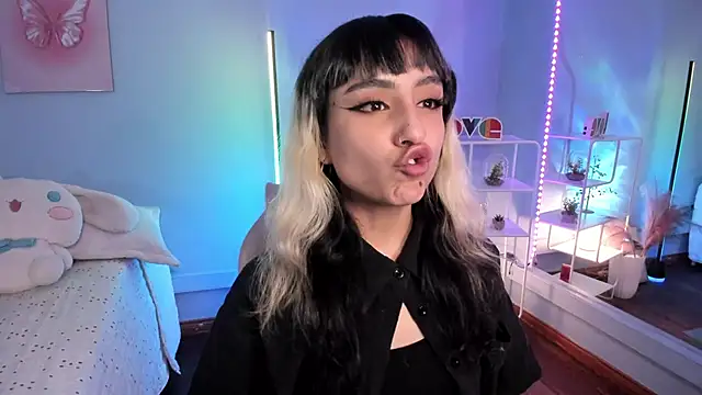 Snapshot of MaveParks_ chatting on 2, 10, 2025 MaveParks online show from 2, 10, 2025