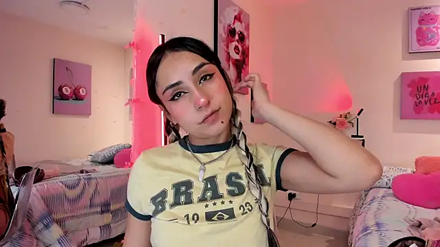 Snapshot of MaveParks_ chatting on 26, 11, 2025 MaveParks online show from 26, 11, 2025