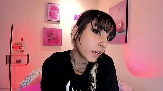 Snapshot of MaveParks_ chatting on 27, 11, 2025 MaveParks online show from 27, 11, 2025