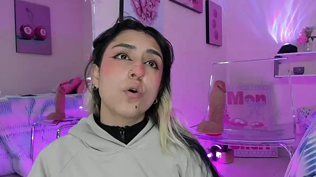 Snapshot of MaveParks_ chatting on 1, 12, 2025 MaveParks online show from 1, 12, 2025