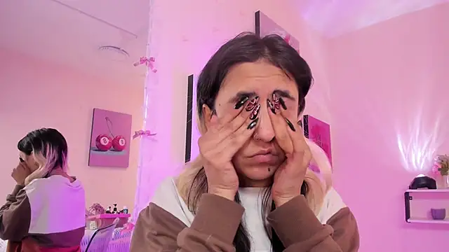 Snapshot of MaveParks_ chatting on 2, 12, 2025 MaveParks online show from 2, 12, 2025