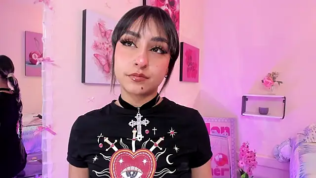 Snapshot of MaveParks_ chatting on 4, 12, 2025 MaveParks online show from 4, 12, 2025