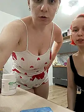 Snapshot of _wikki_ chatting on 26, 10, 2025 wikki online show from 26, 10, 2025