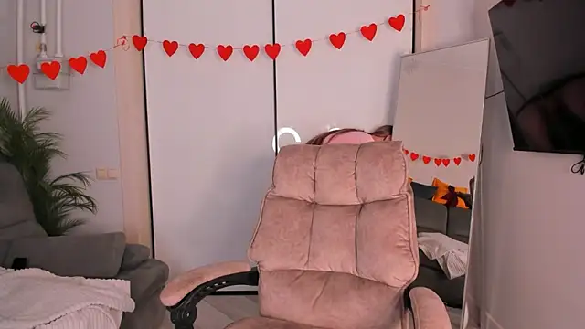 Snapshot of helen_ramsay chatting on 26, 3, 2026 helen ramsay online show from 26, 3, 2026