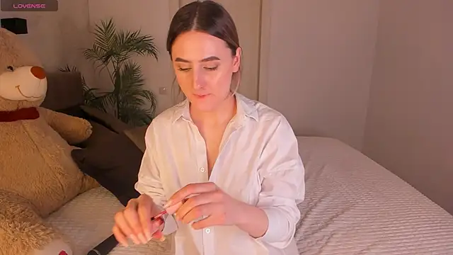 Snapshot of helen_ramsay chatting on 6, 4, 2026 helen ramsay online show from 6, 4, 2026