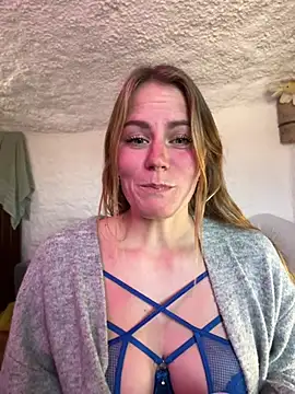 Snapshot of selenaluvv chatting on 11, 1, 2026 selenaluvv online show from 11, 1, 2026