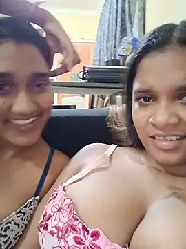 Snapshot of Indianqueen03 chatting on 25, 6, 2026 Indianqueen03 online show from 25, 6, 2026
