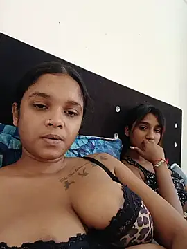 Snapshot of Indianqueen03 chatting on 7, 7, 2026 Indianqueen03 online show from 7, 7, 2026