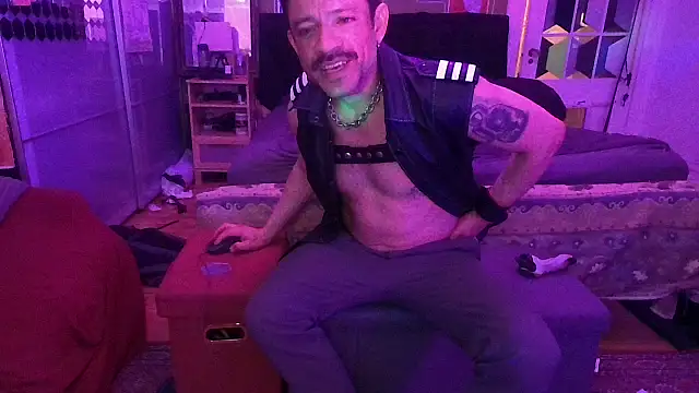 Snapshot of Tony_Torrente chatting on 6, 4, 2026 Tony Torrente online show from 6, 4, 2026