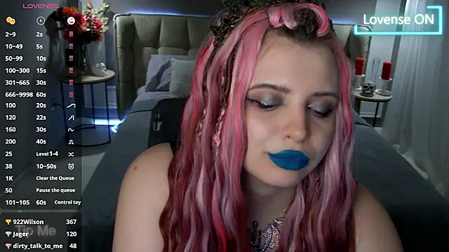 Miss Maya Mils online show from 5, 3, 2025