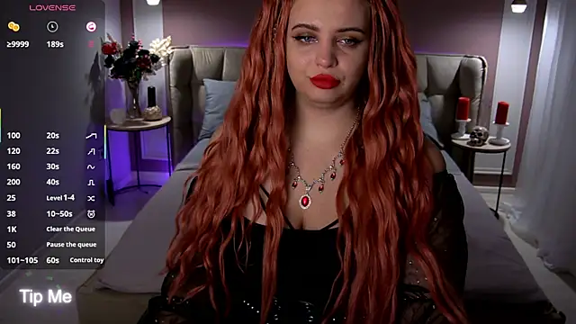 Miss Maya Mils online show from 22, 9, 2025