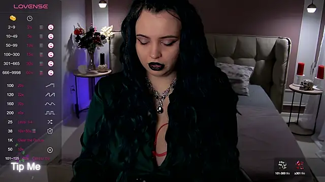 Miss Maya Mils online show from 6, 10, 2025