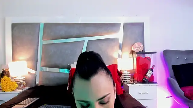 Evangeline Taylorr online show from 29, 1, 2025