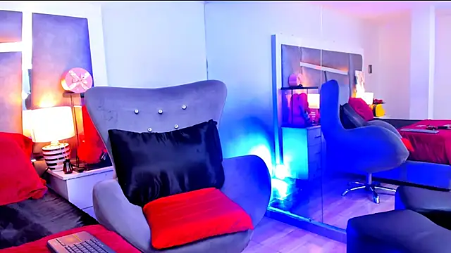 Evangeline Taylorr online show from 13, 3, 2025